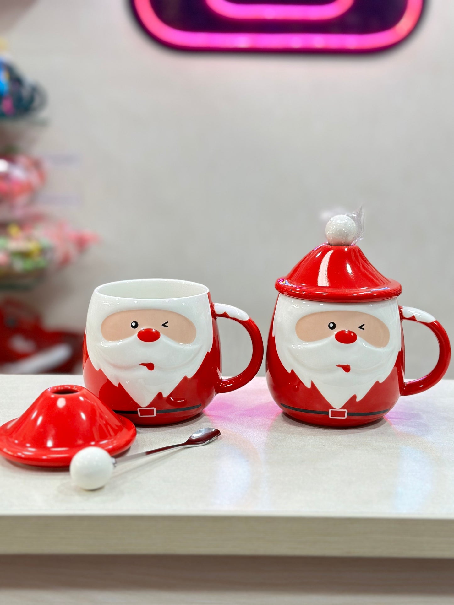 Santa Loves me-Mug